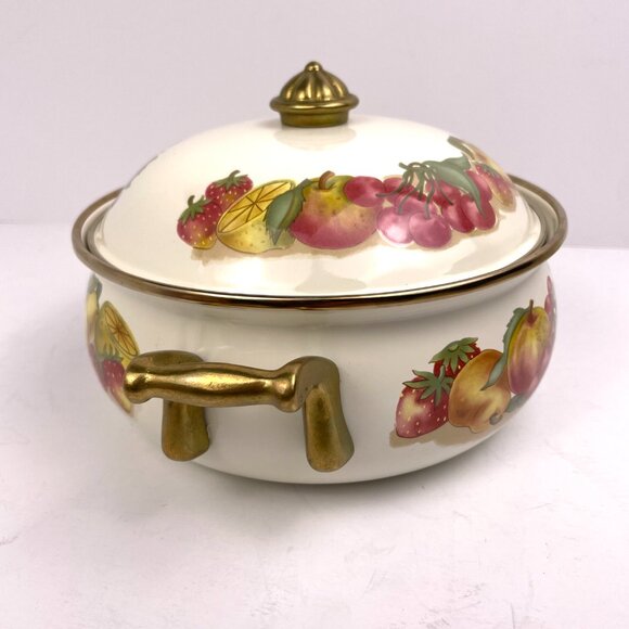 VTG MarketSquare Hudson’s Bay 2.4L Enamel Casserole with Brass Handles Taiwan - Picture 4 of 12